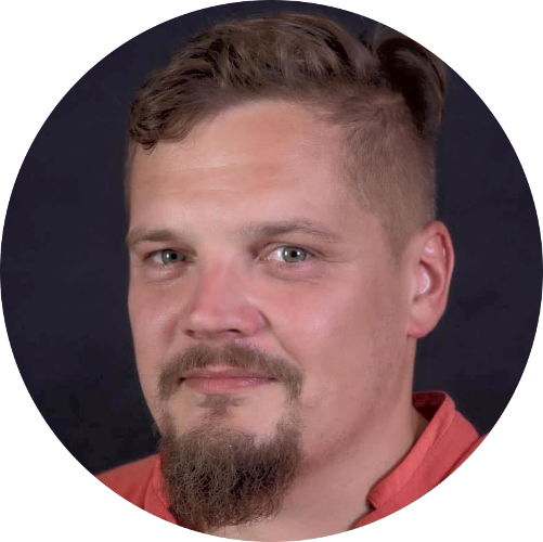 Александер Тавген